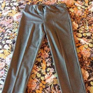 🌙5/$15 Black and White Pull On Dress Pants